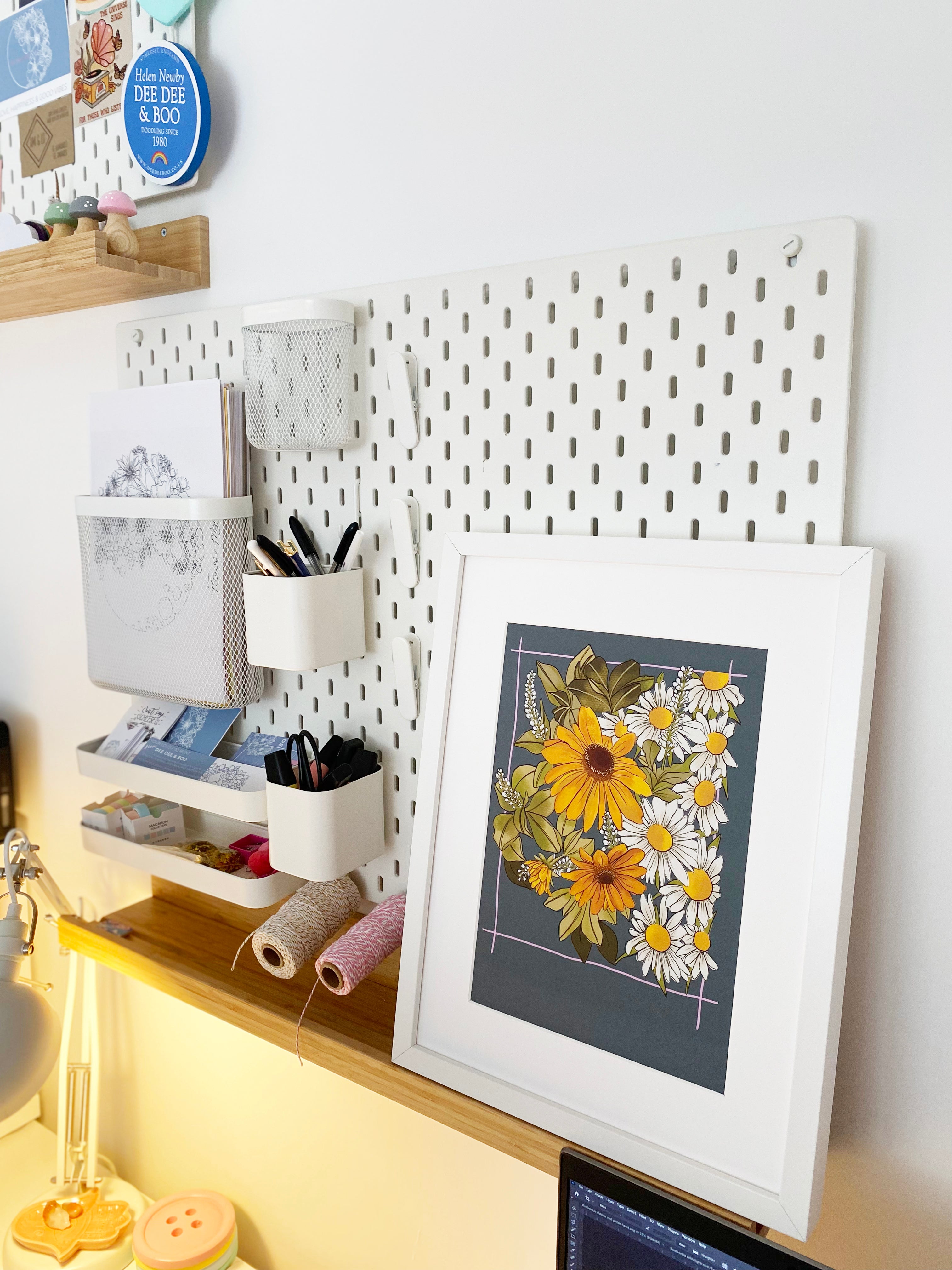 Rudbeckia, daisies and gooseneck floral print